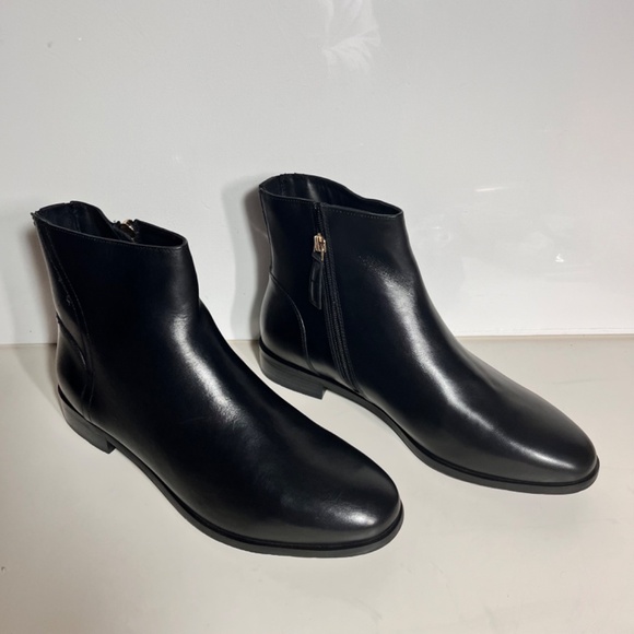 Trotters Ava Leather Ankle Boots - Picture 2 of 7